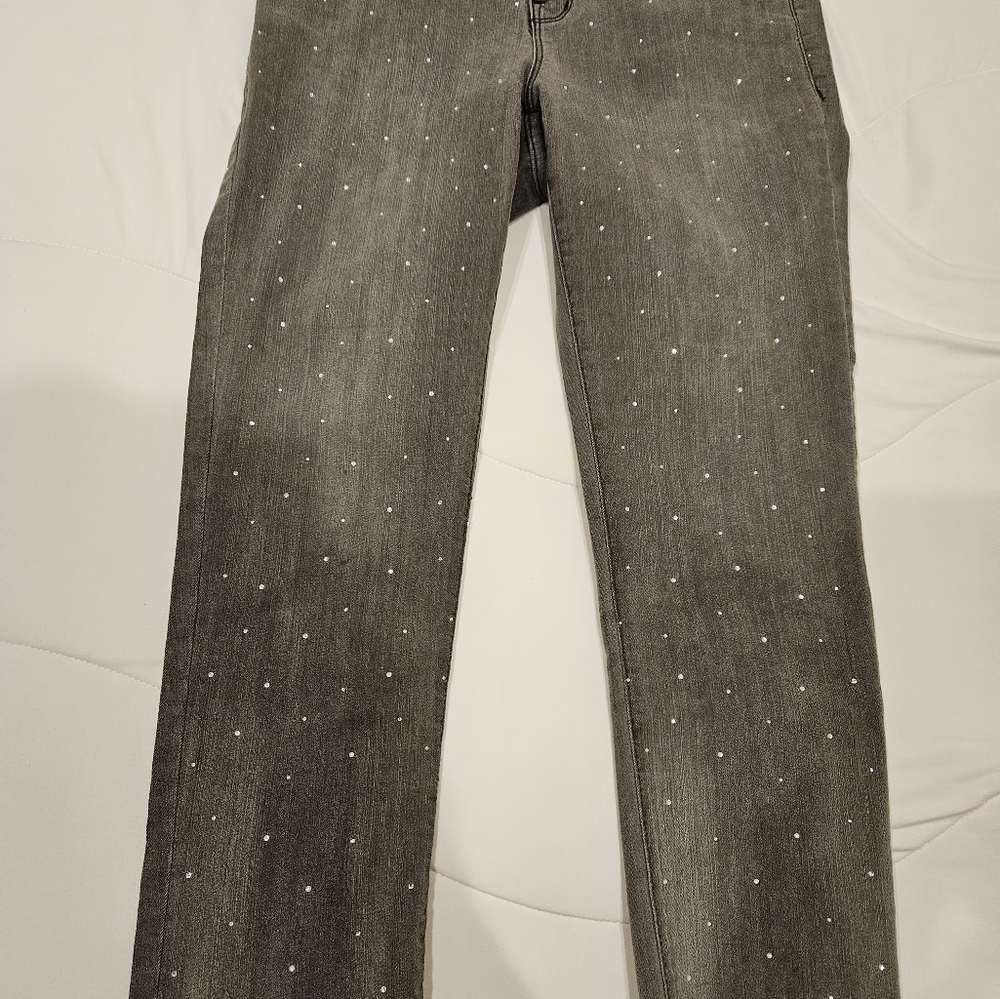 Sparkled jeans.